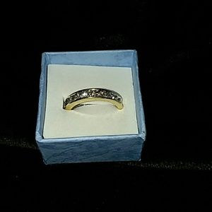 14kt gold vintage 14 round diamonds